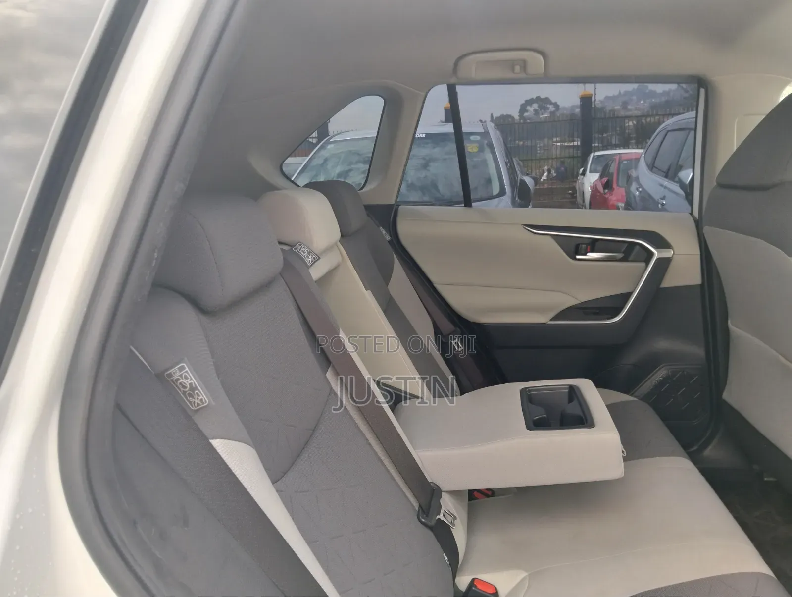 Toyota RAV4 2019 White