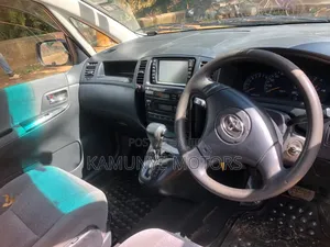 Toyota Corolla Spacio 2000 Silver