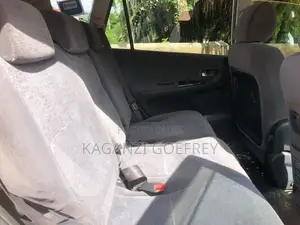 Toyota Corolla Spacio 2000 Silver