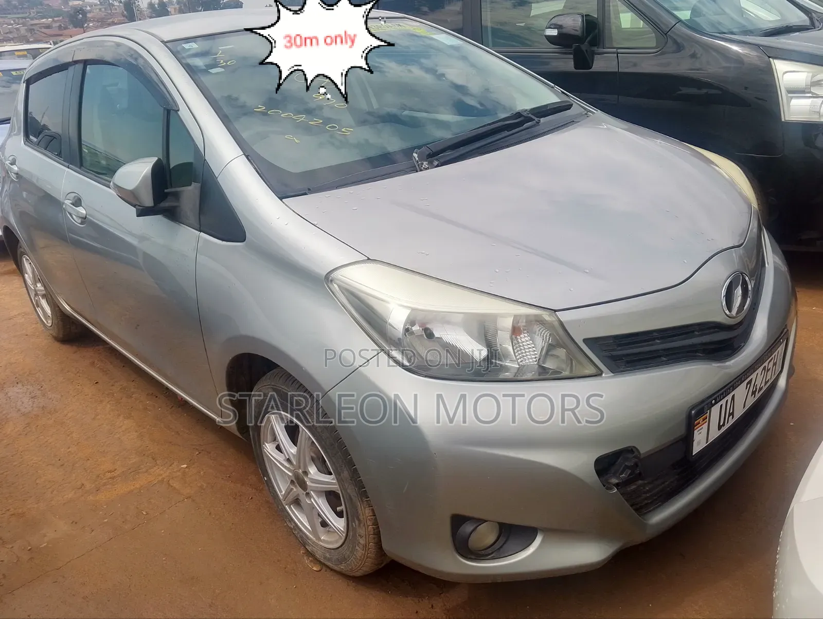 Toyota Vitz 1.5 FWD 5dr 2012 Silver
