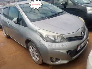 Toyota Vitz 1.5 FWD 5dr 2012 Silver