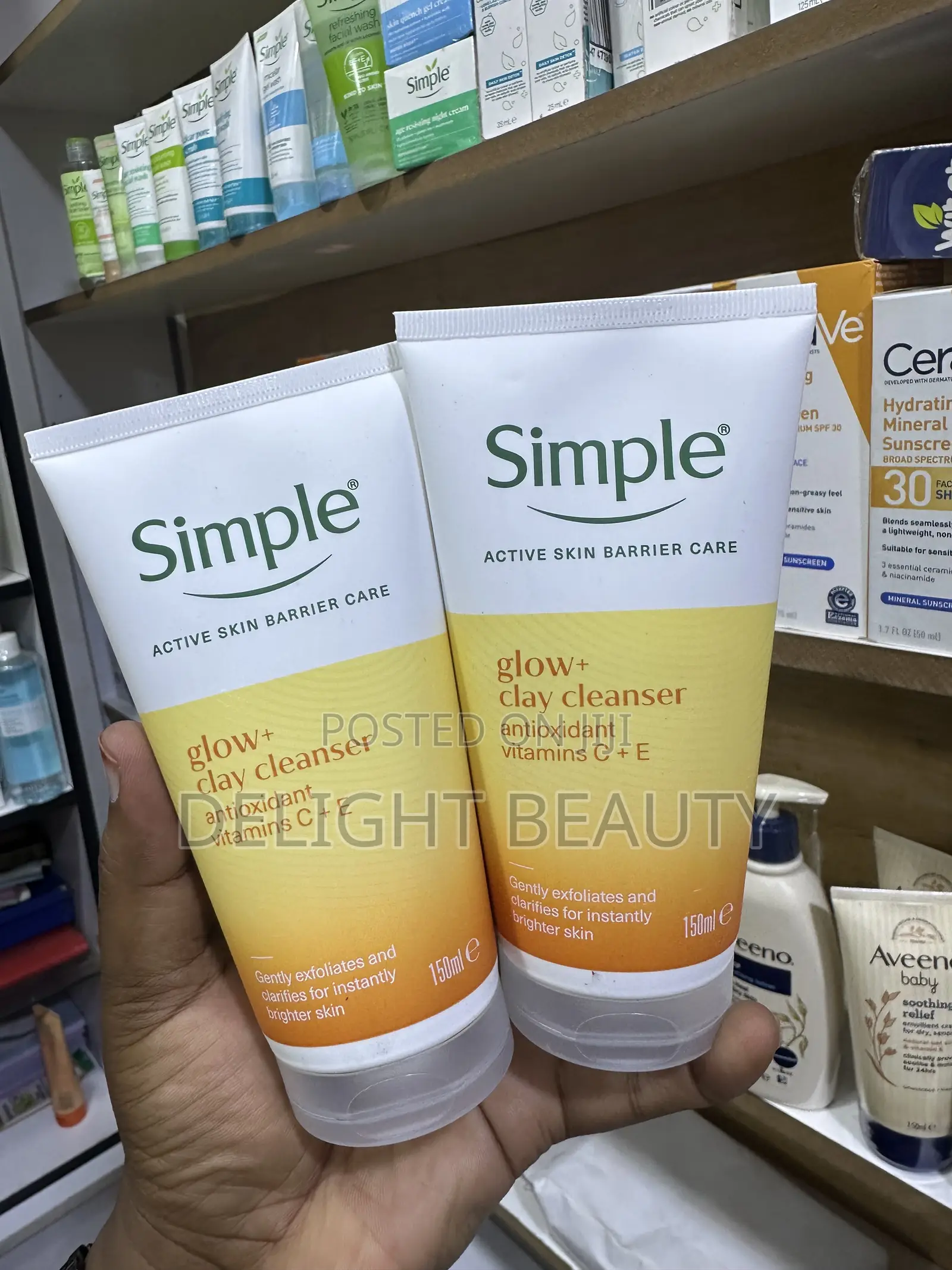 Simple Protect 'N' Glow Express Glow Clay Polish Cleanser
