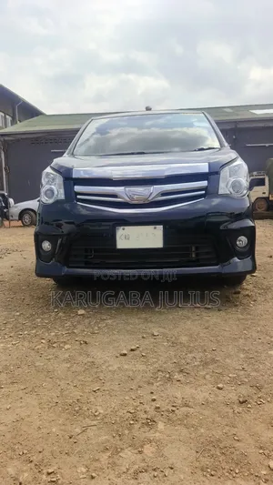 Toyota Noah 2013 Black