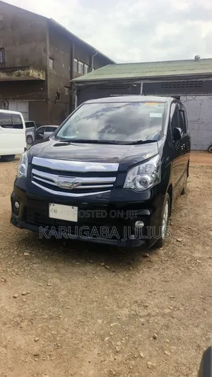 Toyota Noah 2013 Black