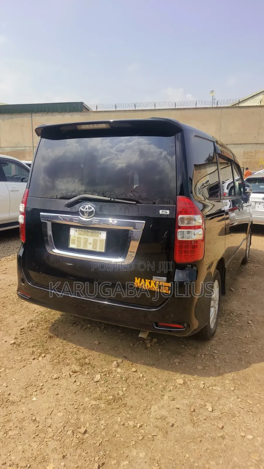 Toyota Noah 2013 Black