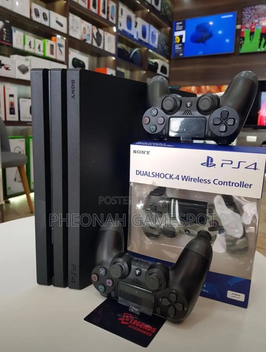 Chipped Ps4 Pro, 2 Controllers, 12+ Games Included