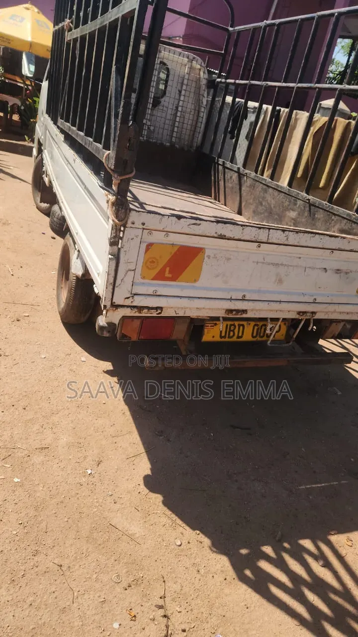 Isuzu Cosmo 2815 1989 White
