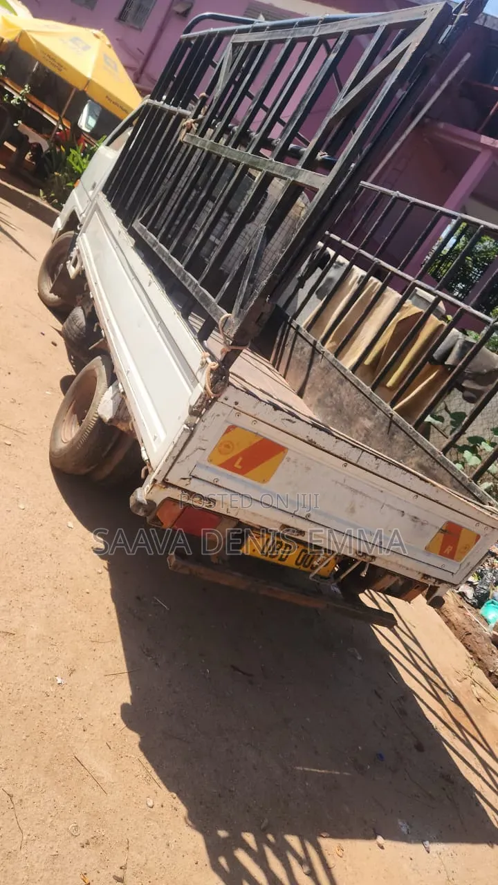 Isuzu Cosmo 2815 1989 White