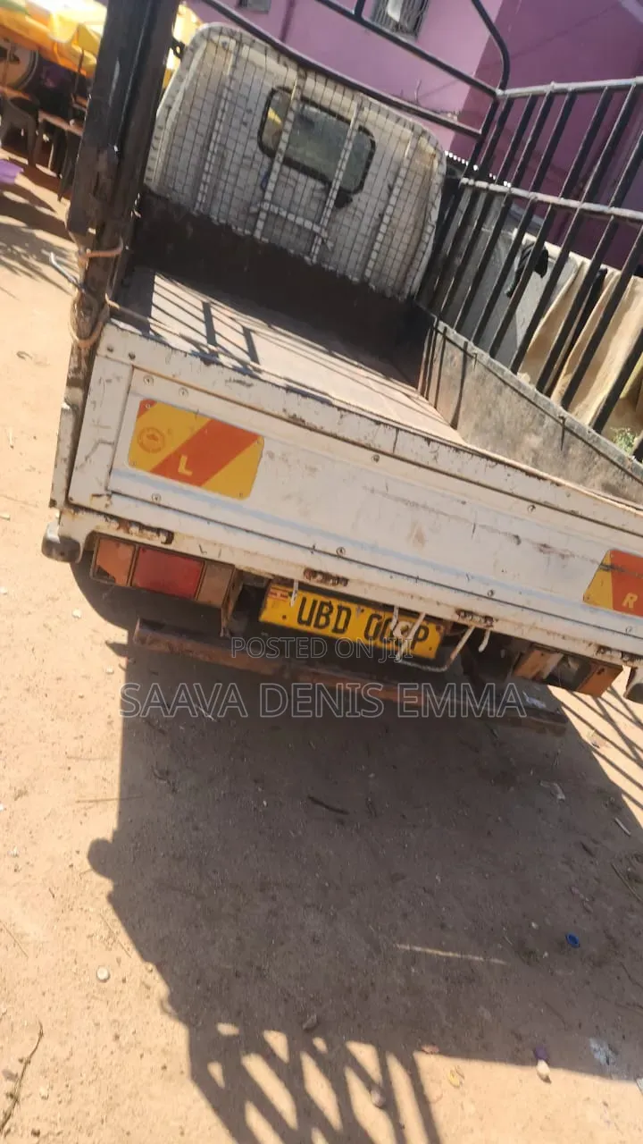 Isuzu Cosmo 2815 1989 White