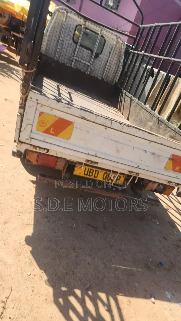 Isuzu Cosmo 2815 1989 White
