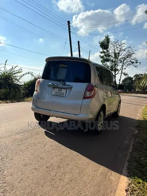 Toyota Ractis 2010 Silver