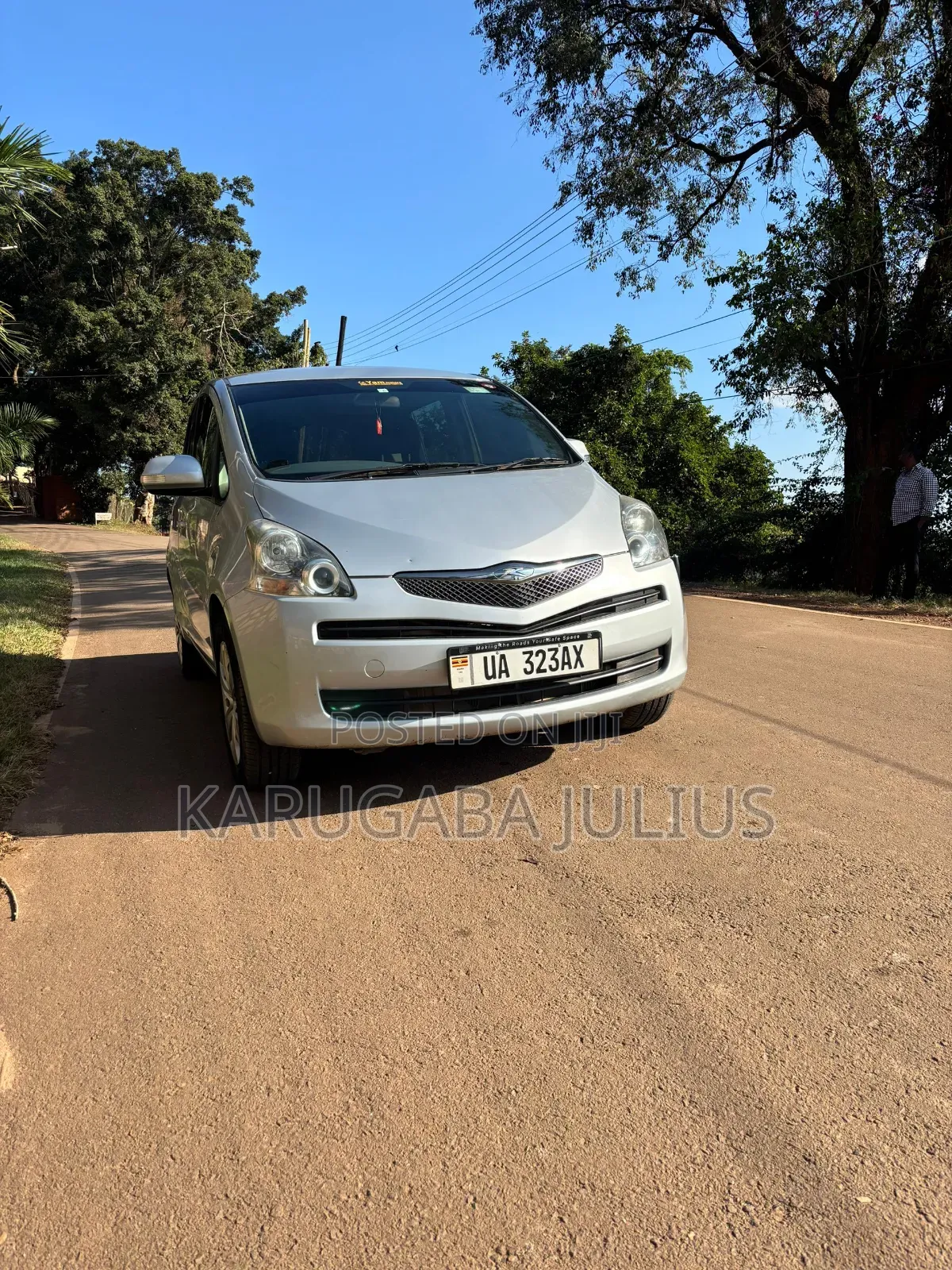 Toyota Ractis 2010 Silver