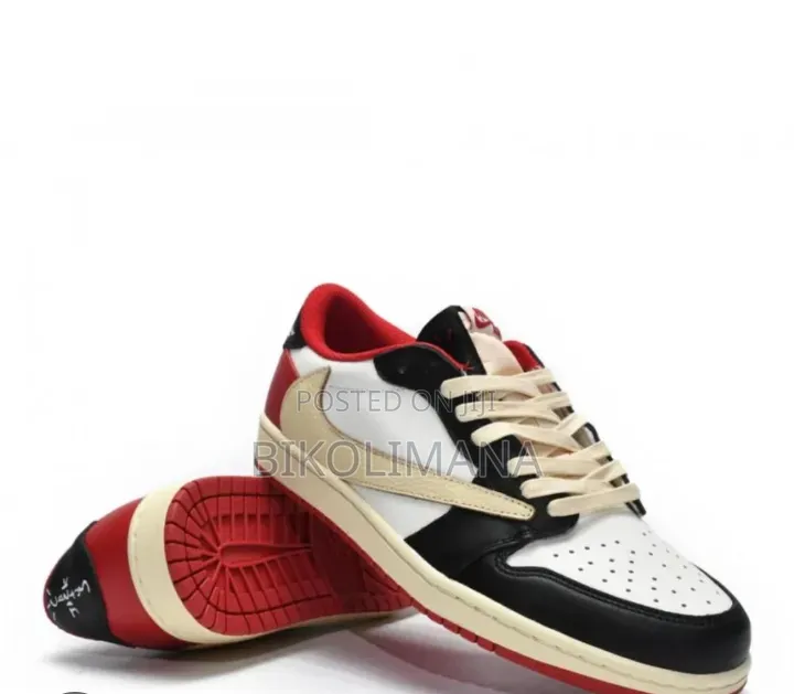Mama D Sneakers Lad