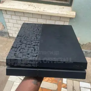 Ps4 Standard Chipped System With Dual Controllers and Amazing Games