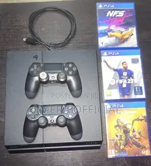 Playstation 4 Standard Chipped Bundle With 2 Pads and Top Titles