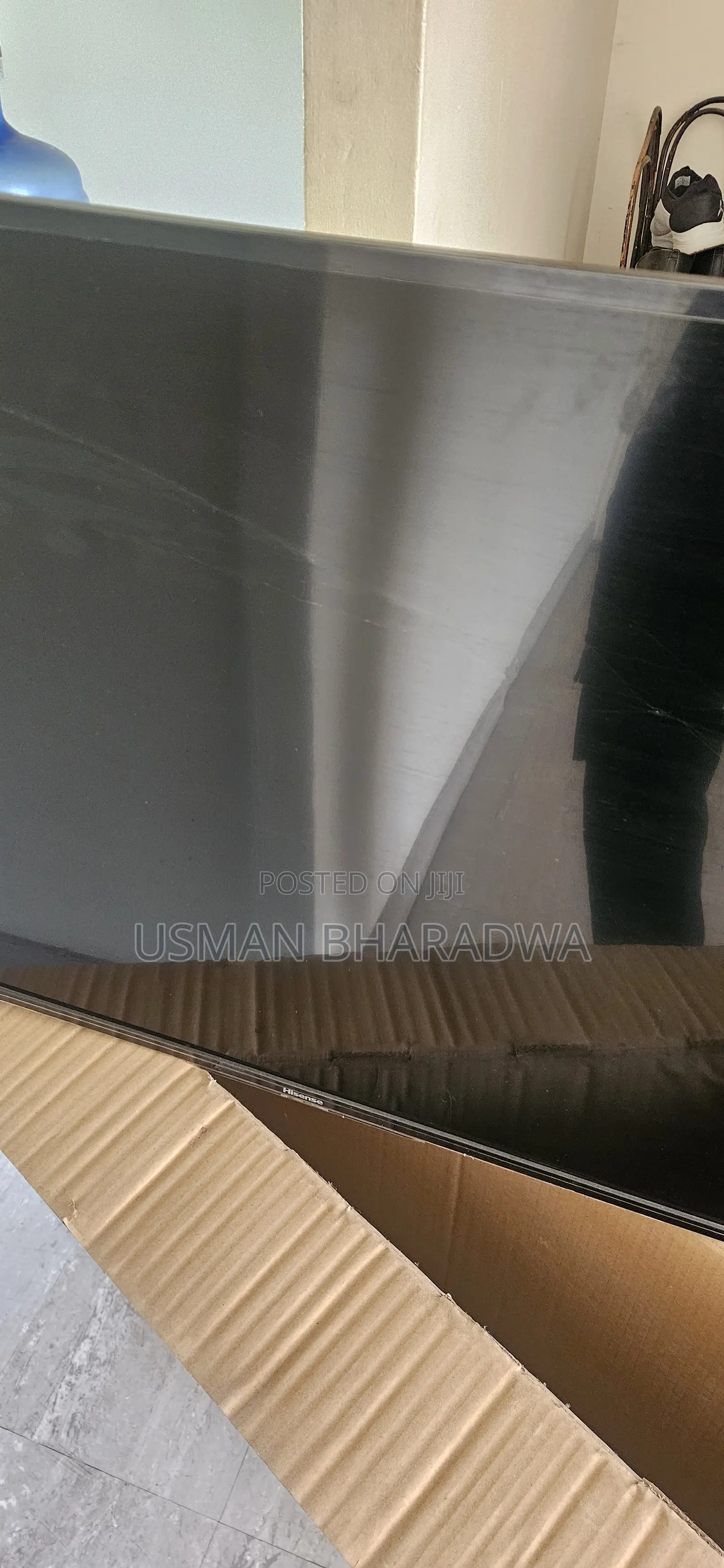 "Broken Screen Hisense 43-Inch Smart Tv for Spare Parts."