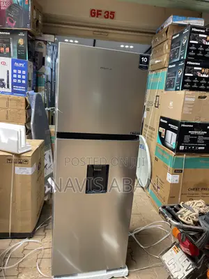 Hisense 419l Refrigerator With Water Dispenser and Top Freezer