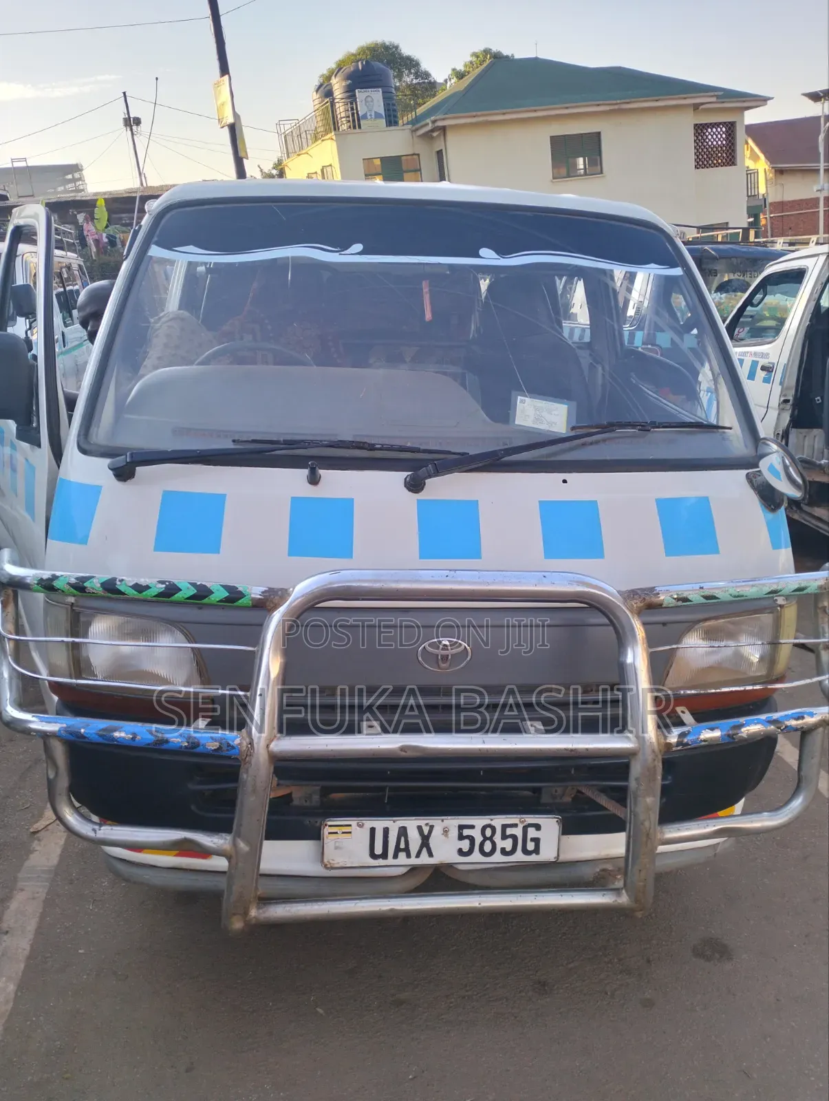 Toyota Grand HiAce 2000 White