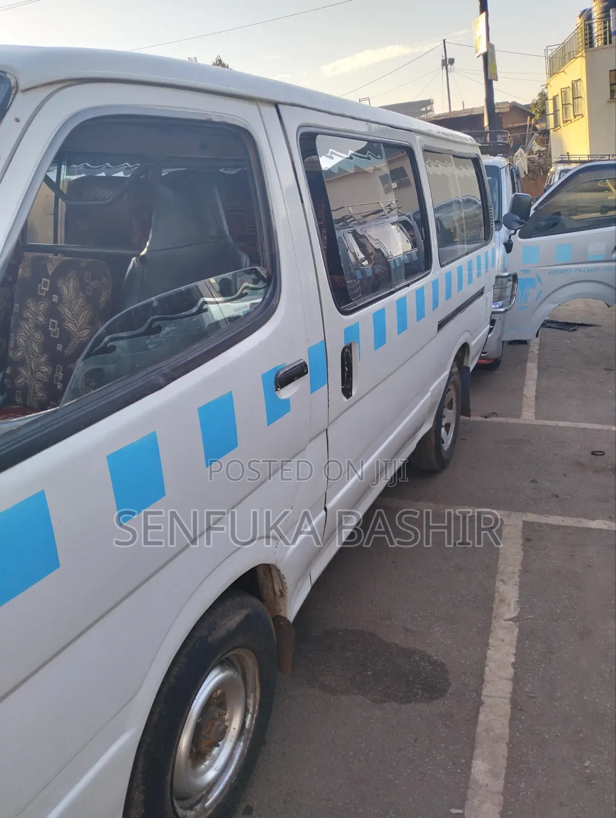 Toyota Grand HiAce 2000 White