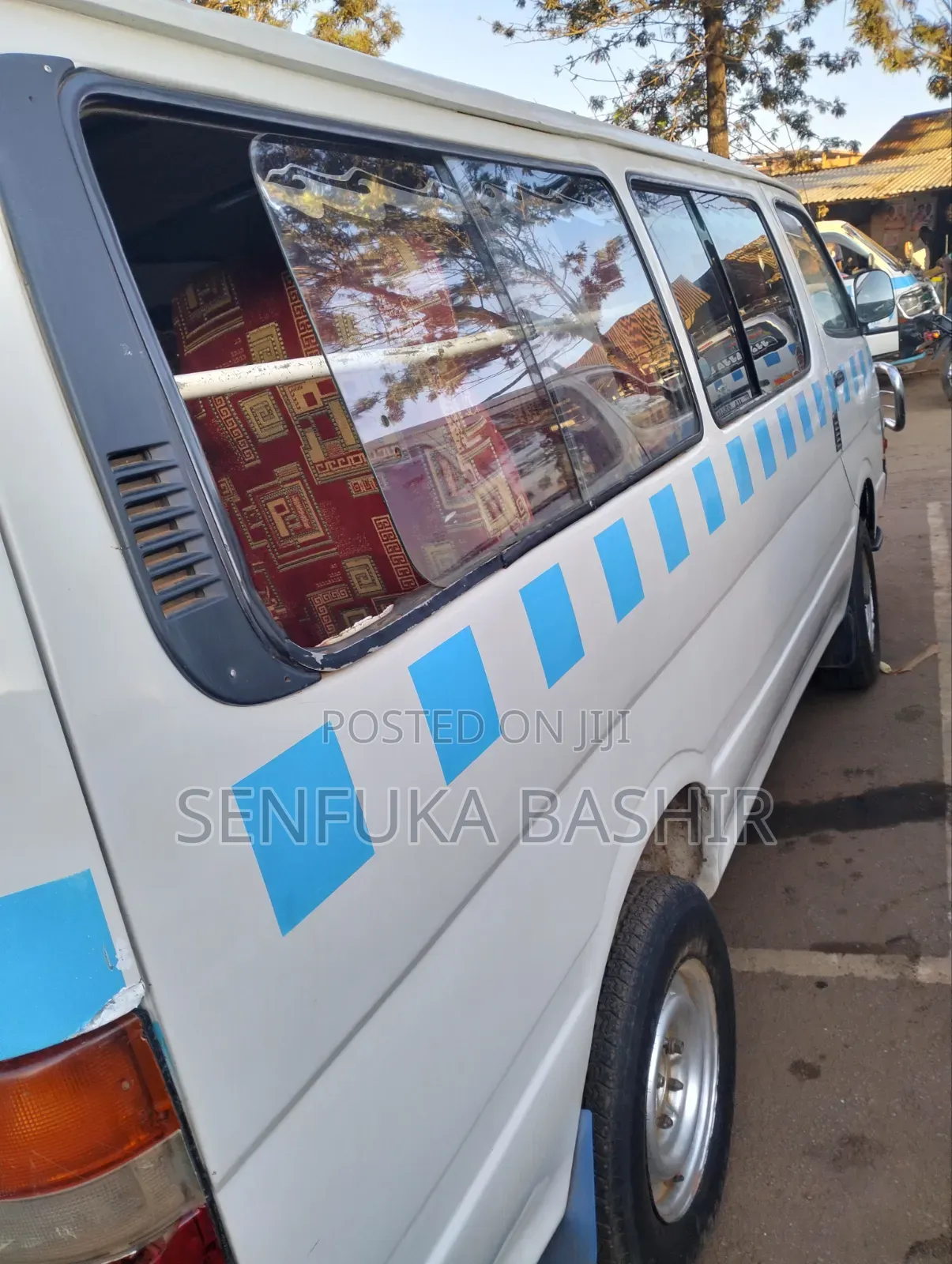 Toyota Grand HiAce 2000 White