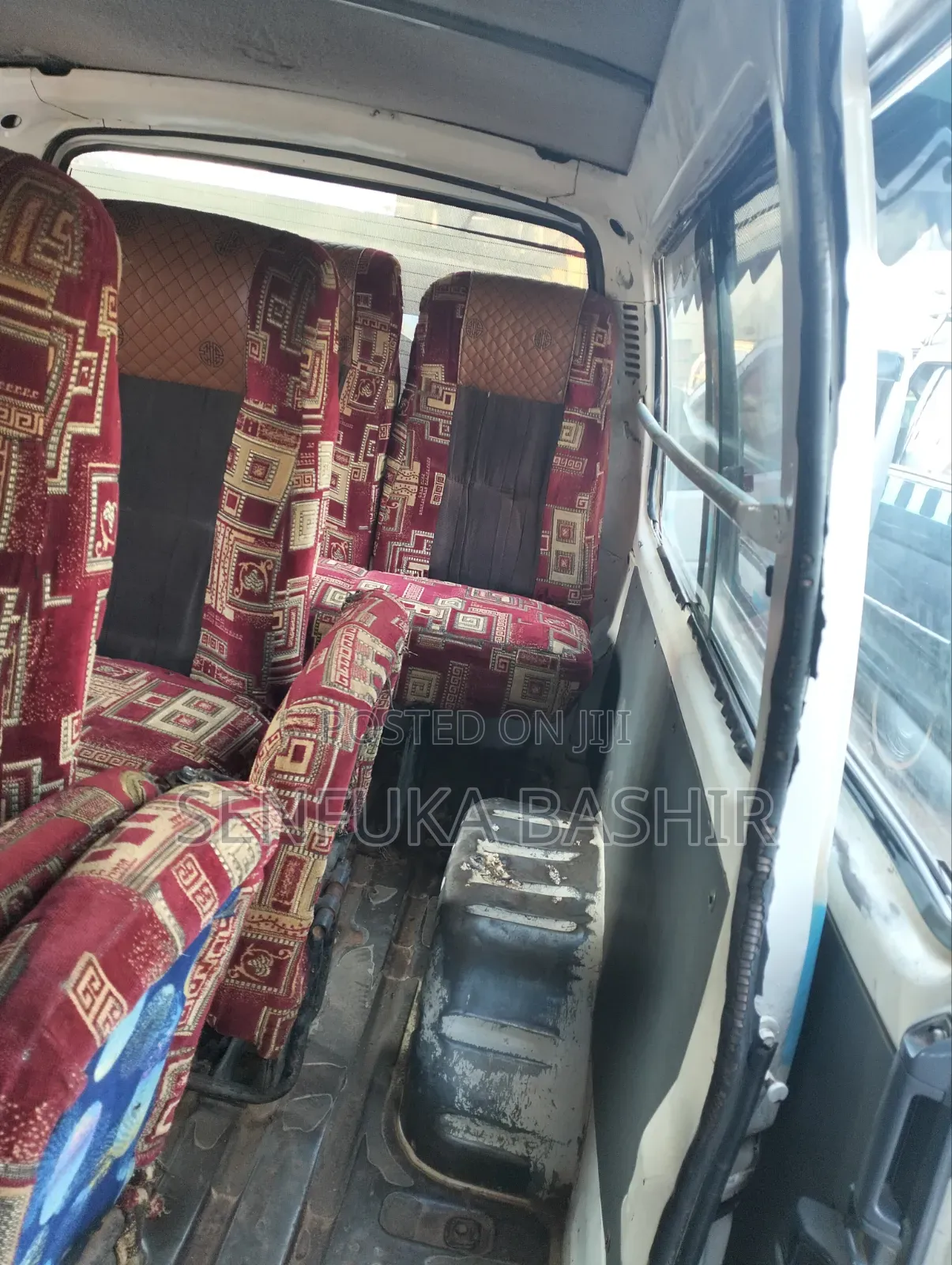 Toyota Grand HiAce 2000 White