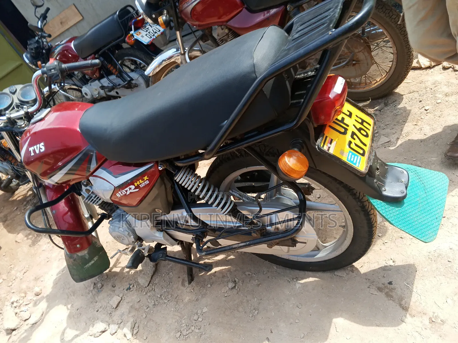 TVS HLX 125 2020 Red
