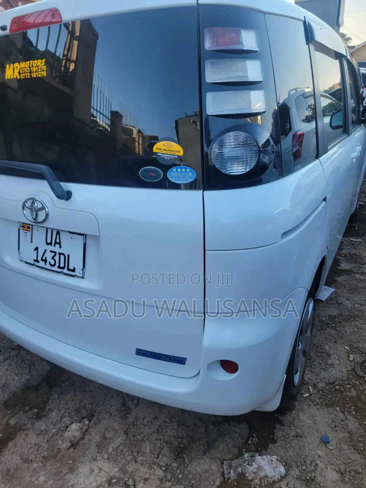 Toyota Sienta 2010 White