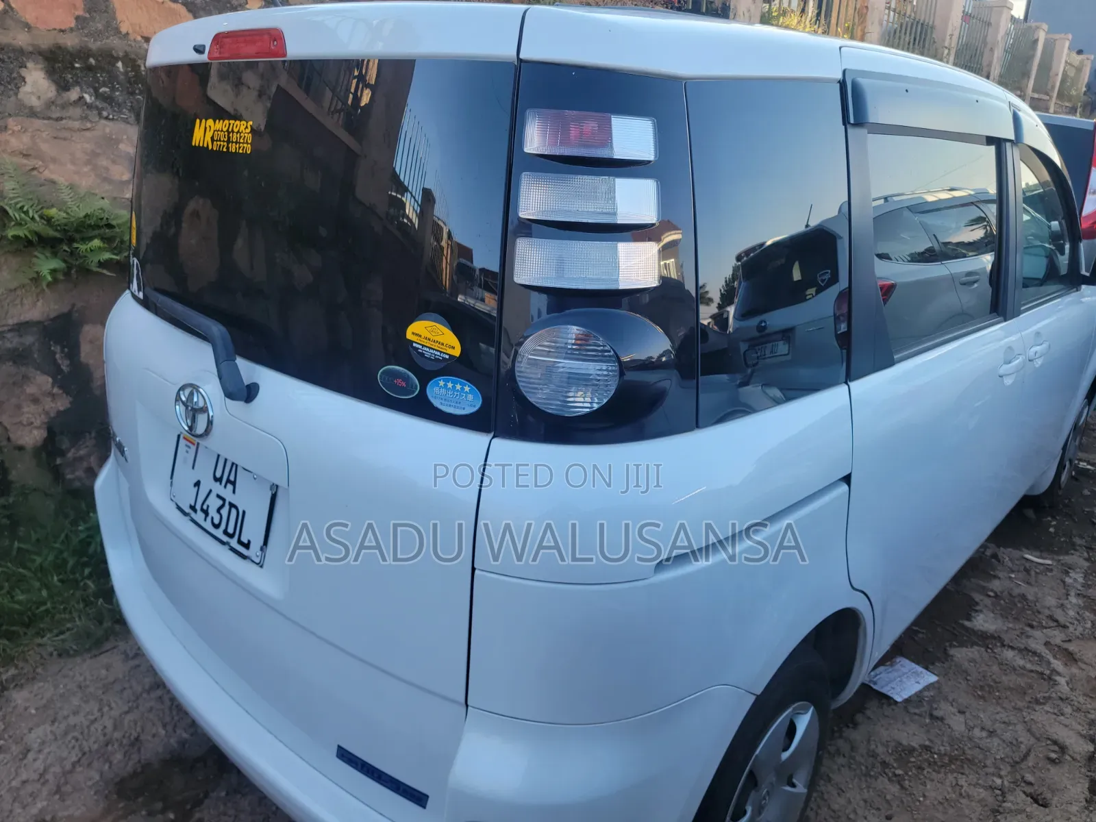 Toyota Sienta 2010 White