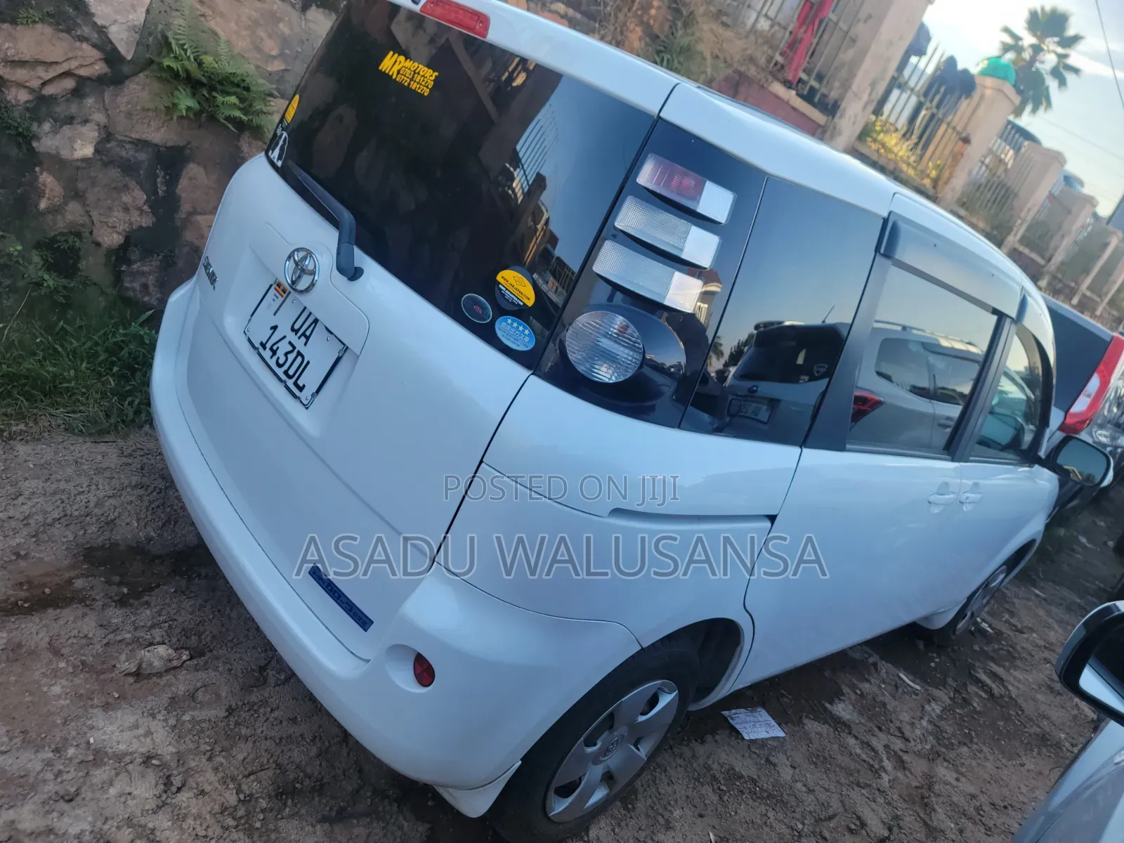 Toyota Sienta 2010 White