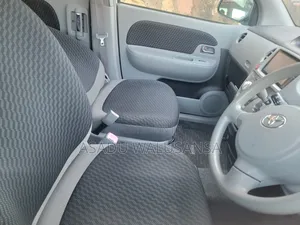 Toyota Sienta 2010 White