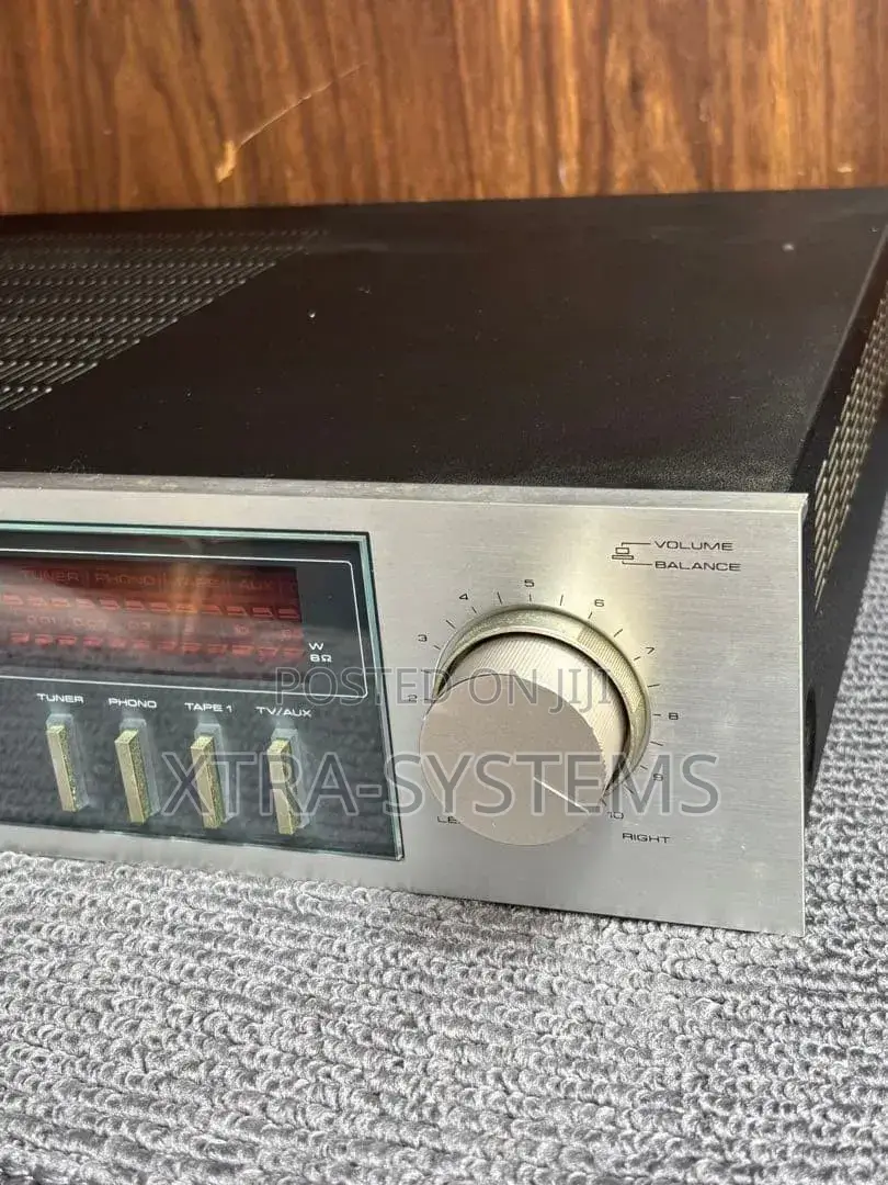 Vintage Pioneer Sa-7200 Stereo Amplifier in Good Condition.