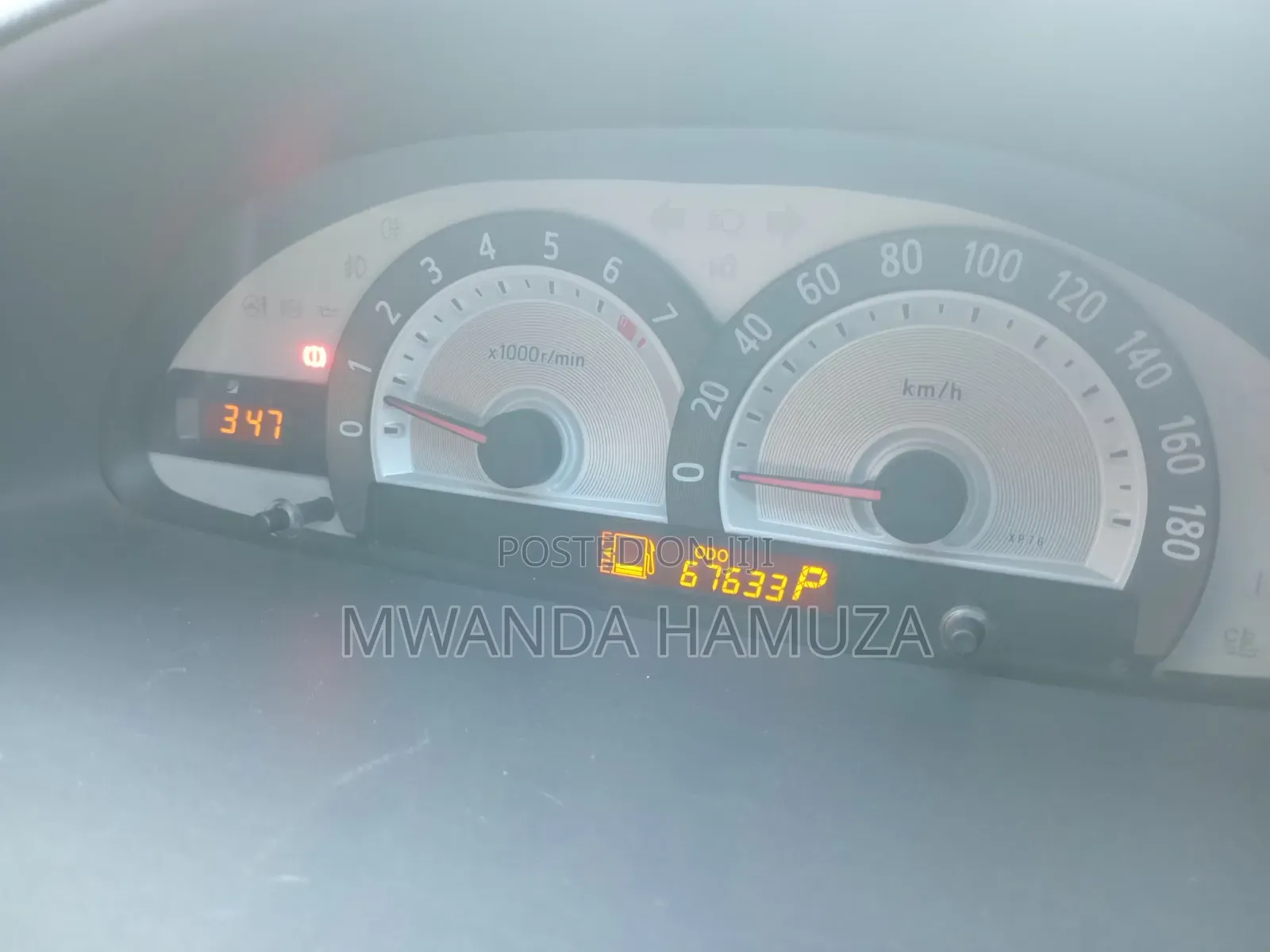 Toyota Sienta 2012 Silver