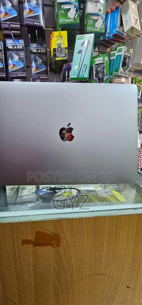Laptop Apple MacBook Pro 2017 16GB Intel Core i7 SSD 1T