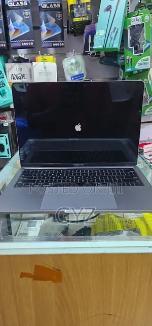 Laptop Apple MacBook Pro 2017 16GB Intel Core i7 SSD 1T