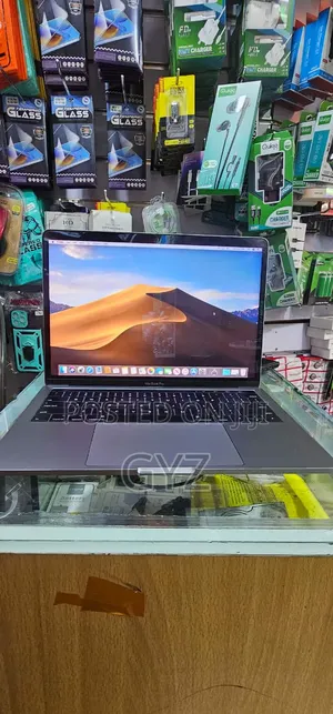 Laptop Apple MacBook Pro 2017 16GB Intel Core i7 SSD 1T