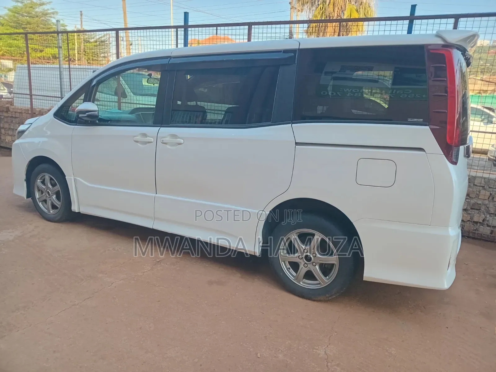 Toyota Noah 2016 White