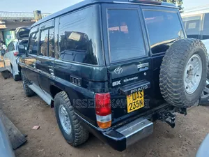 Toyota Land Cruiser 2000 Green