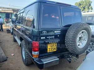 Toyota Land Cruiser 2000 Green