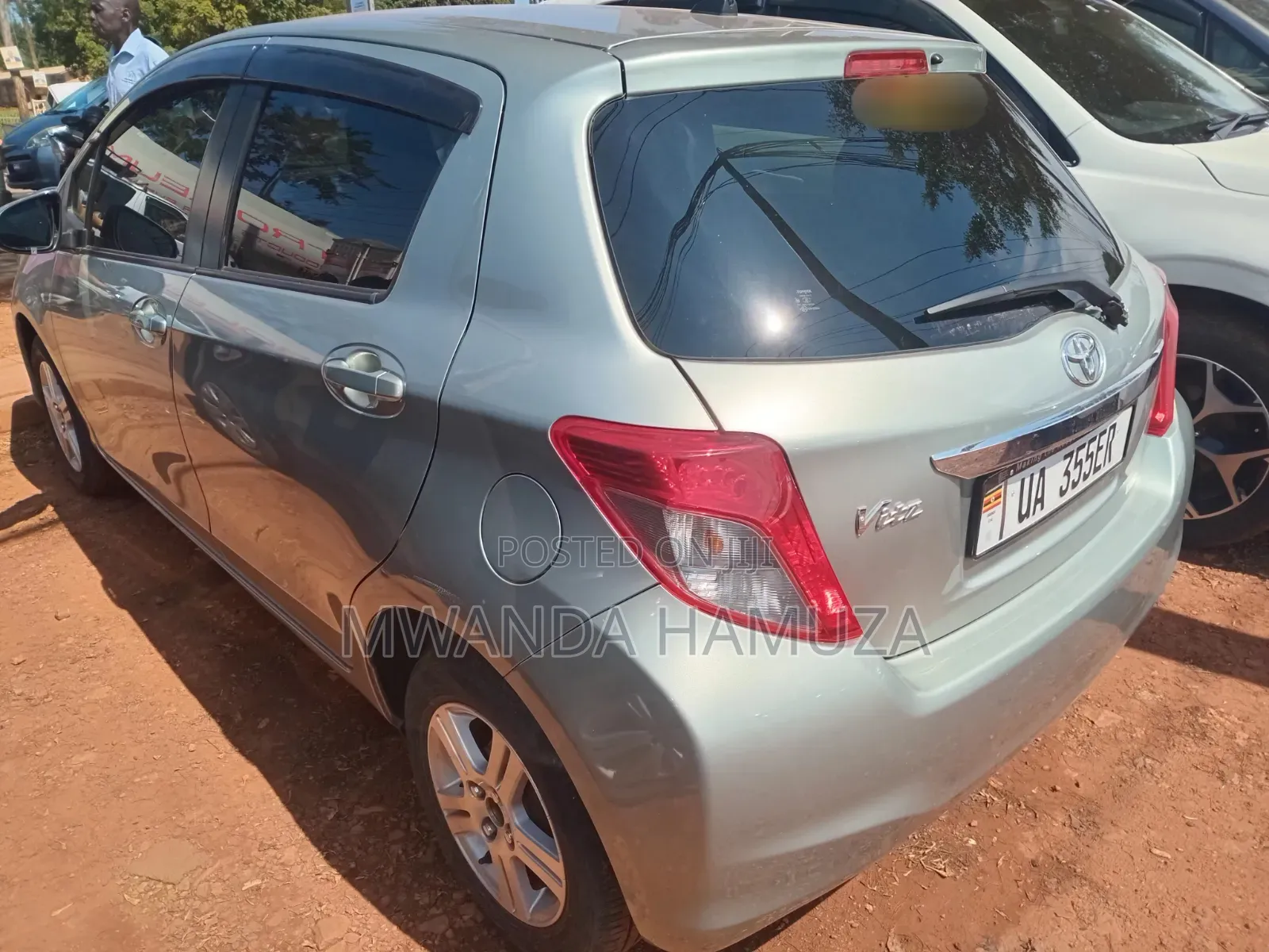 Toyota Vitz 2012 Silver