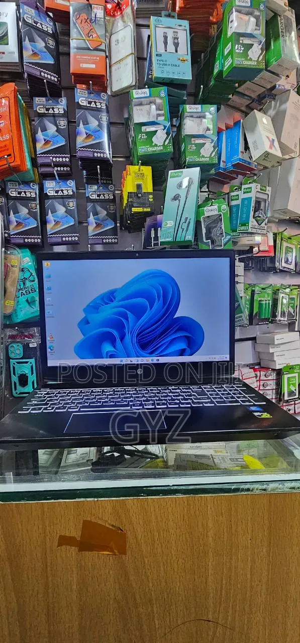 Laptop HP 15 8GB Intel Core i5 HDD+SSD 512GB