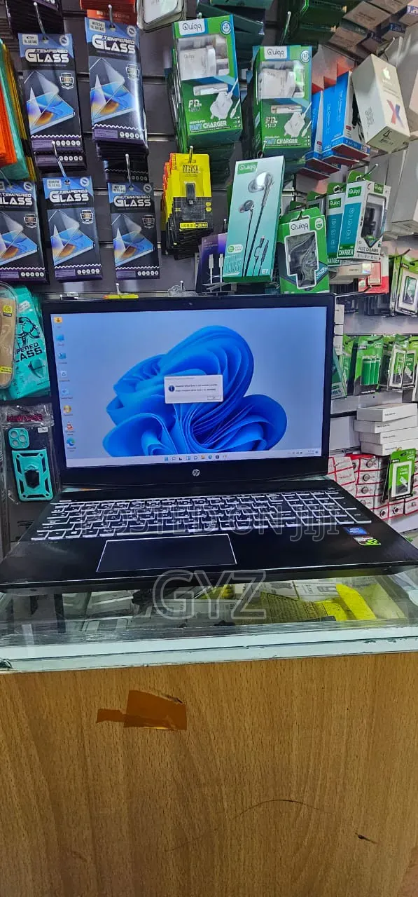 Laptop HP 15 8GB Intel Core i5 HDD+SSD 512GB