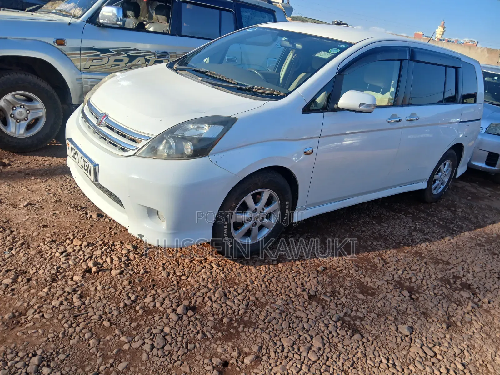 Toyota ISIS 2008 White