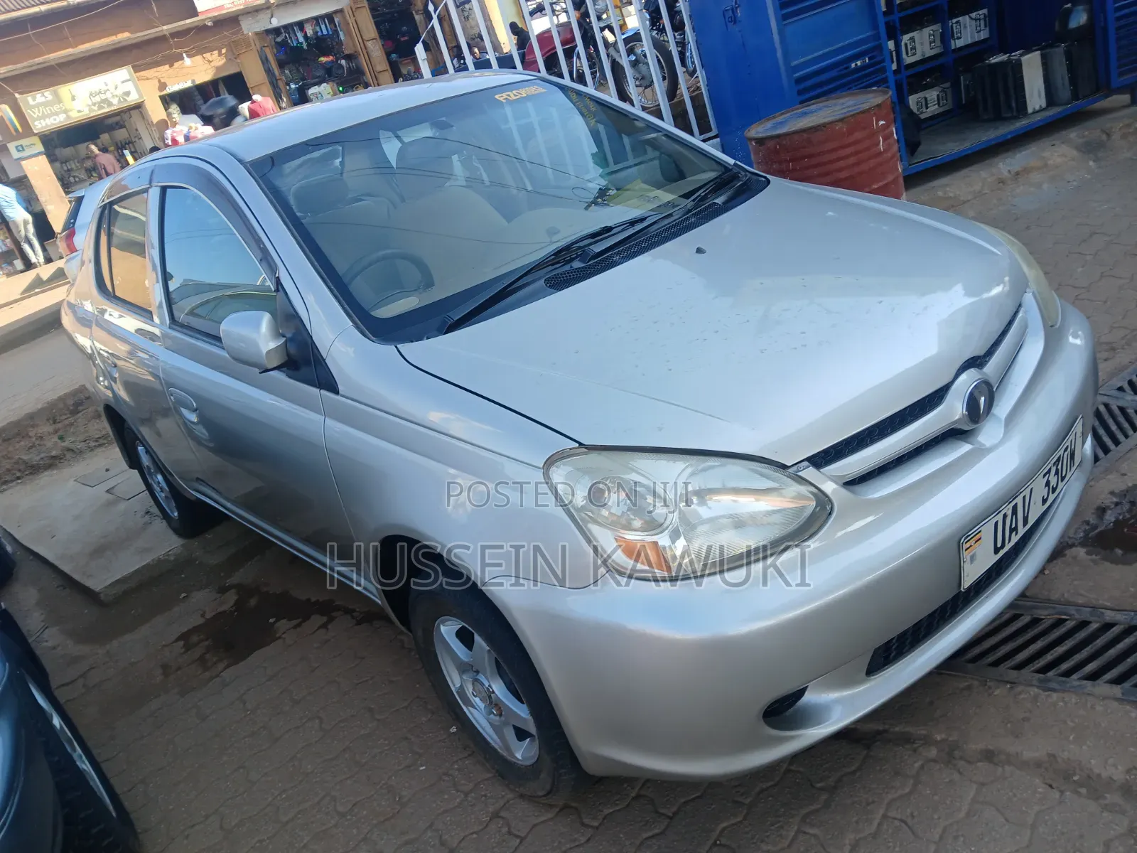 Toyota Platz 2002 Silver