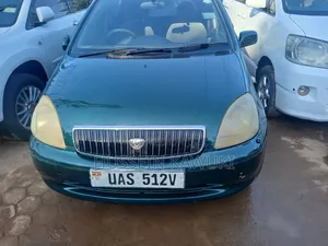 Toyota Vitz 2002 Green