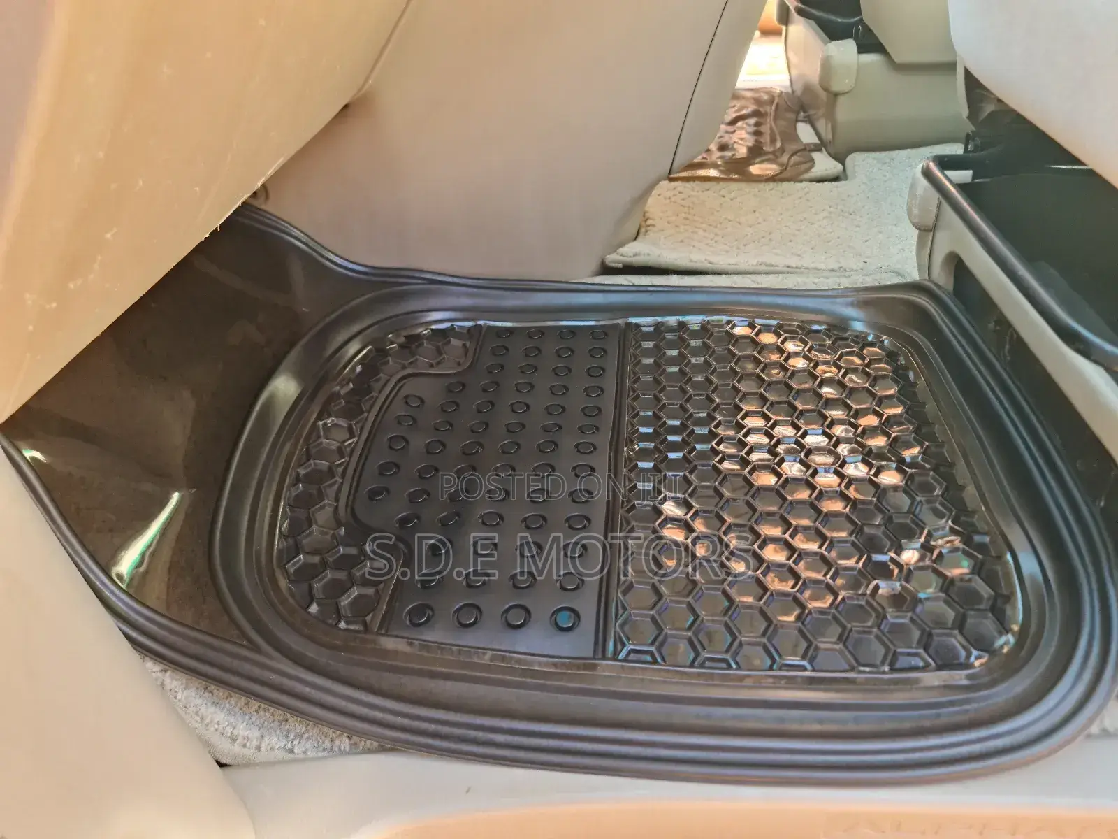 Toyota Alphard 2008 Gold