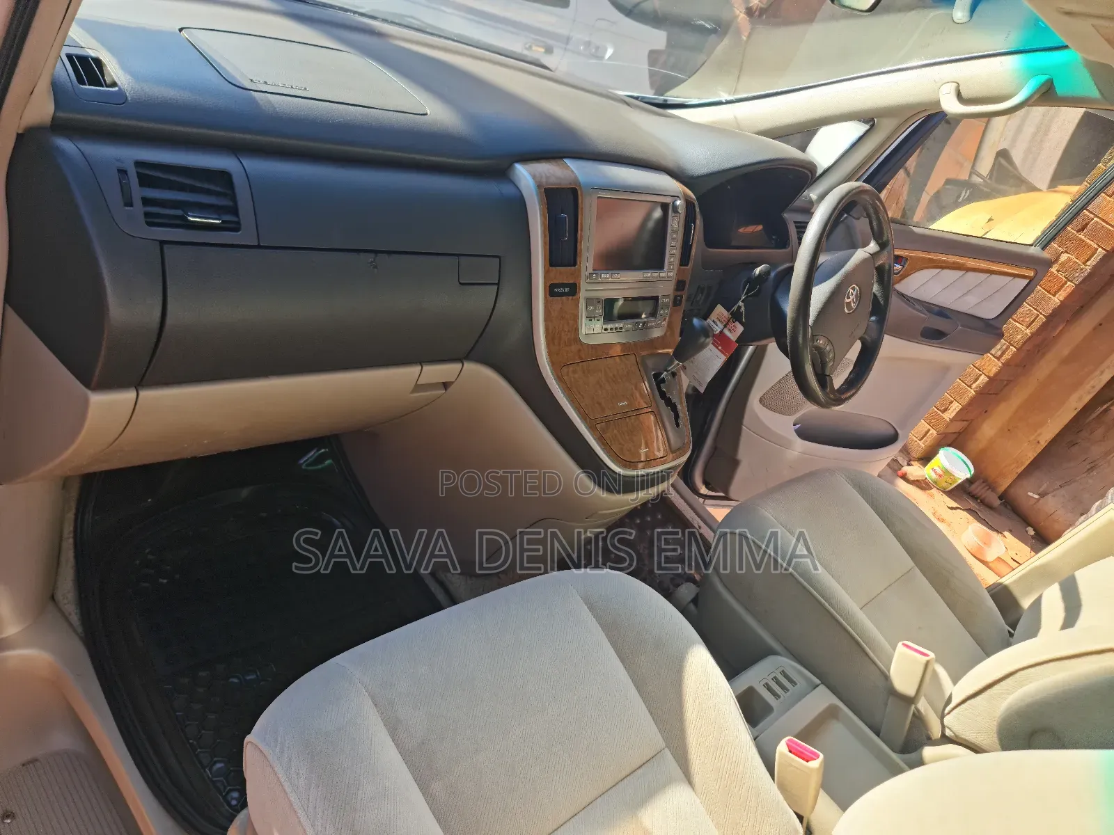 Toyota Alphard 2008 Gold