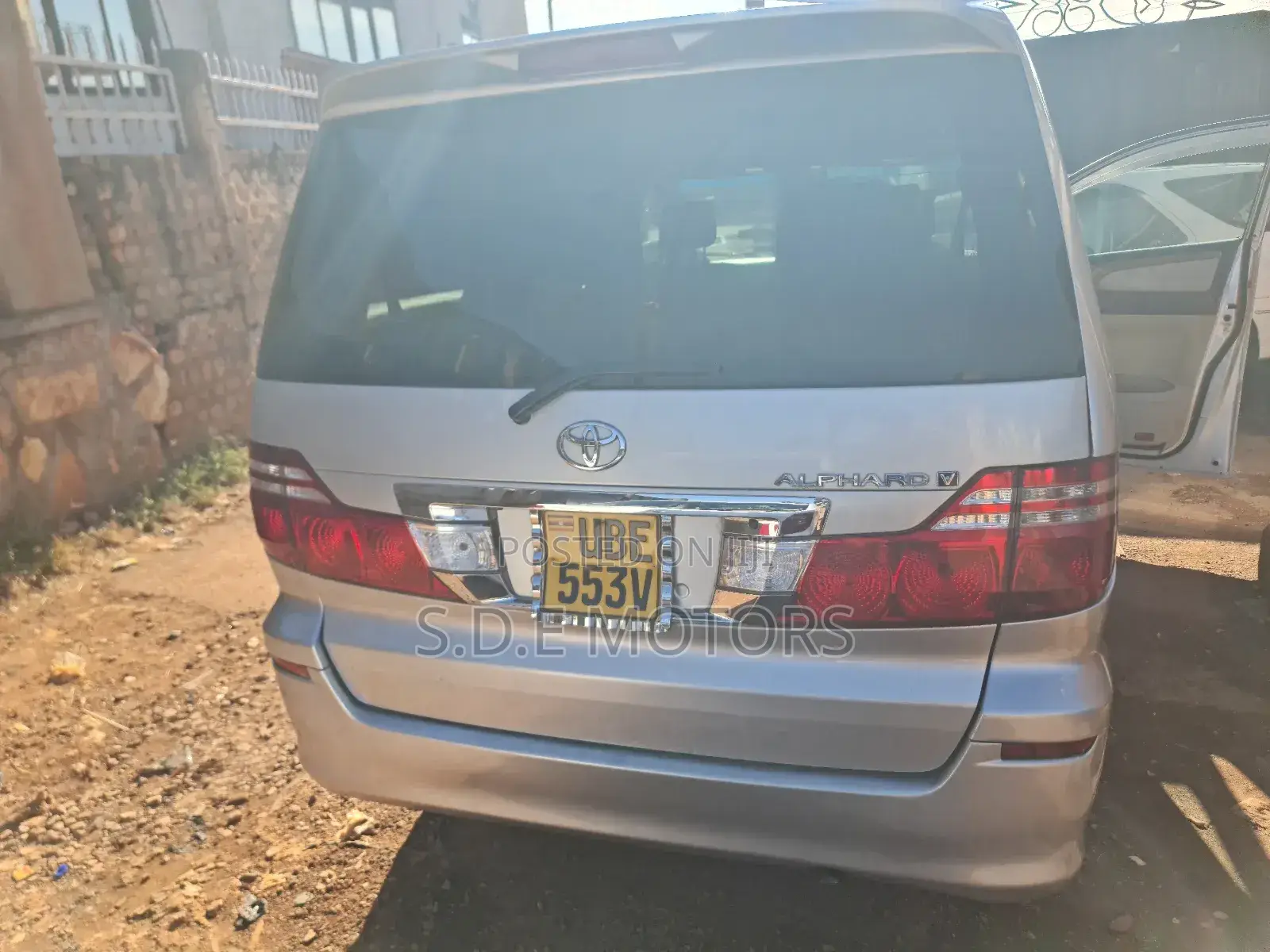 Toyota Alphard 2008 Gold