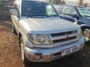 Mitsubishi Pajero IO 2004 Silver