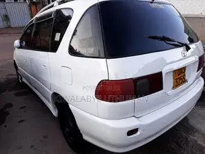 Toyota Ipsum 1999 White