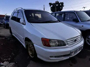 Toyota Ipsum 1999 White